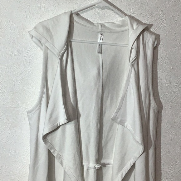 Fabletics - Sz M - soft inside hoodie waterfall vest - waist band adjustable - Picture 4 of 6